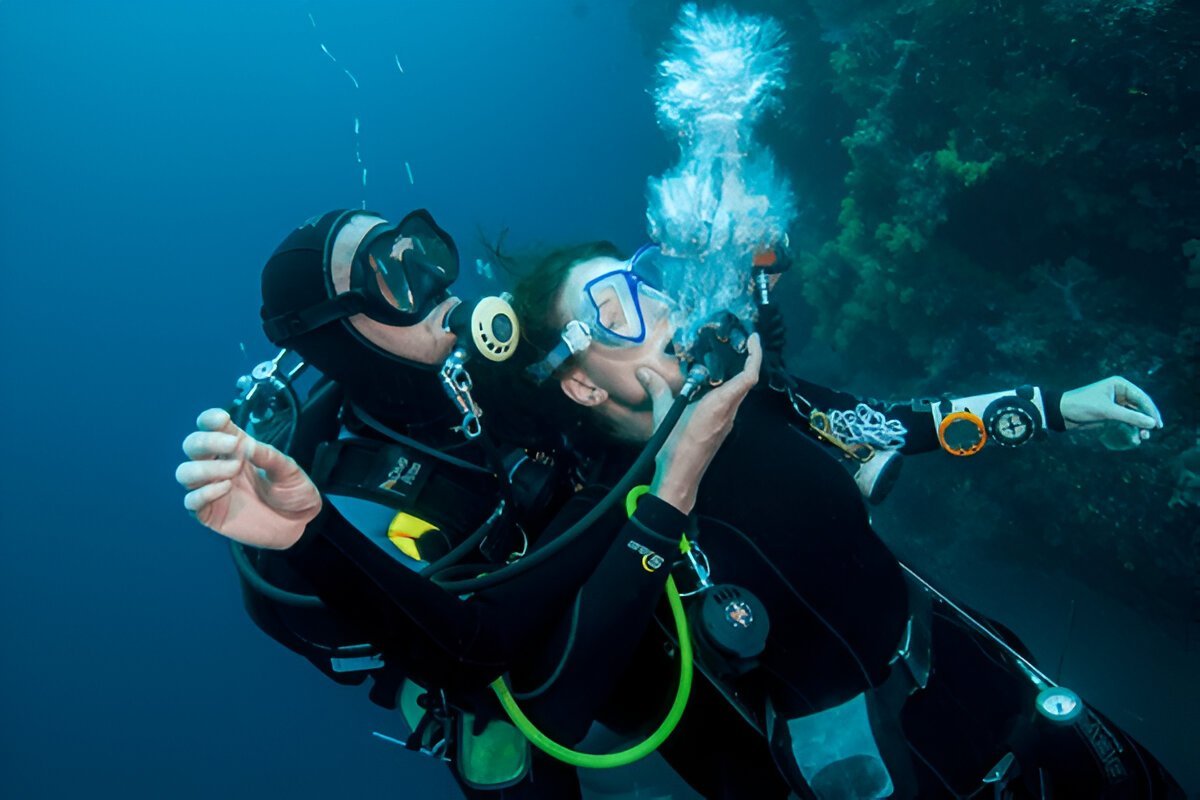 Rescue Diver - United Scuba